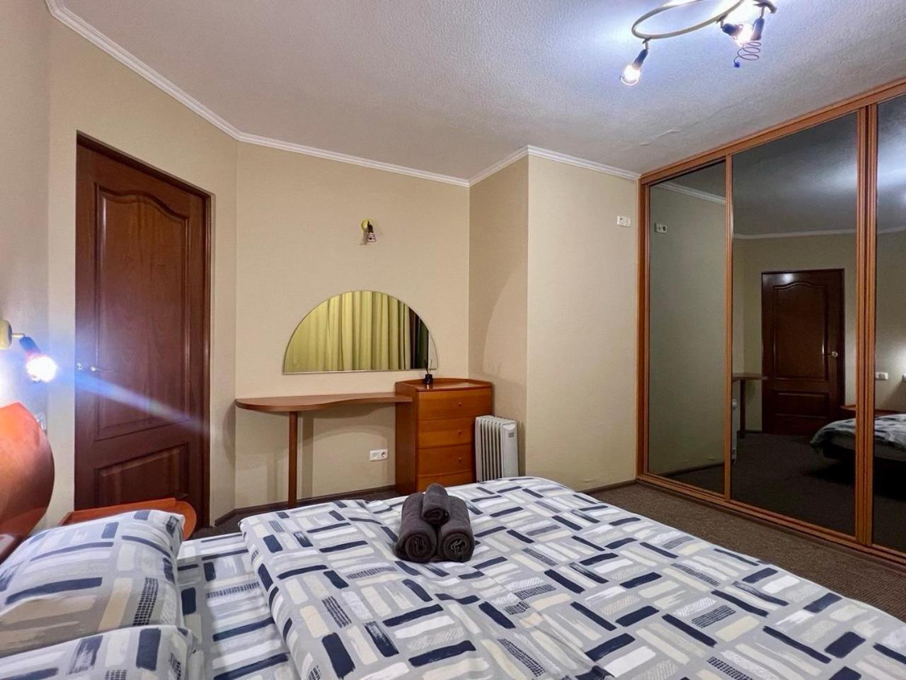 Apartment In The Center Of Kyiv Exterior foto