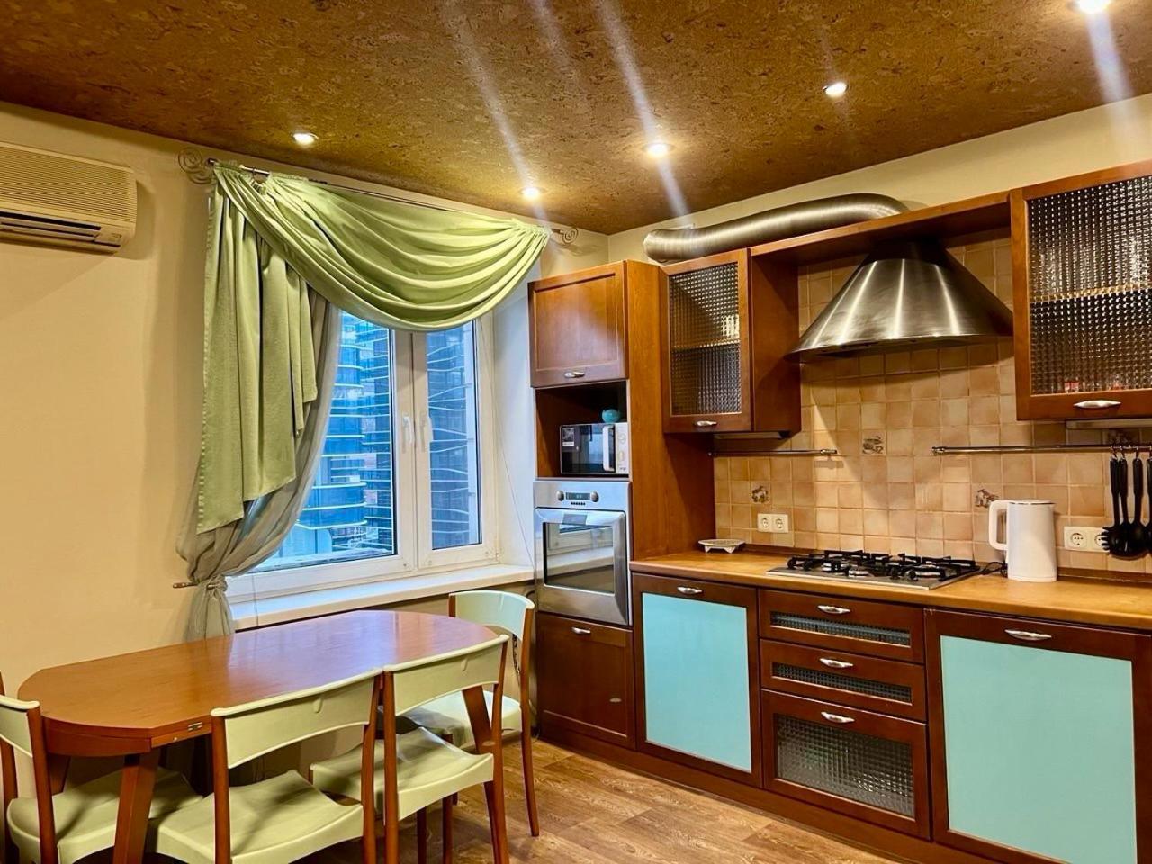 Apartment In The Center Of Kyiv Exterior foto