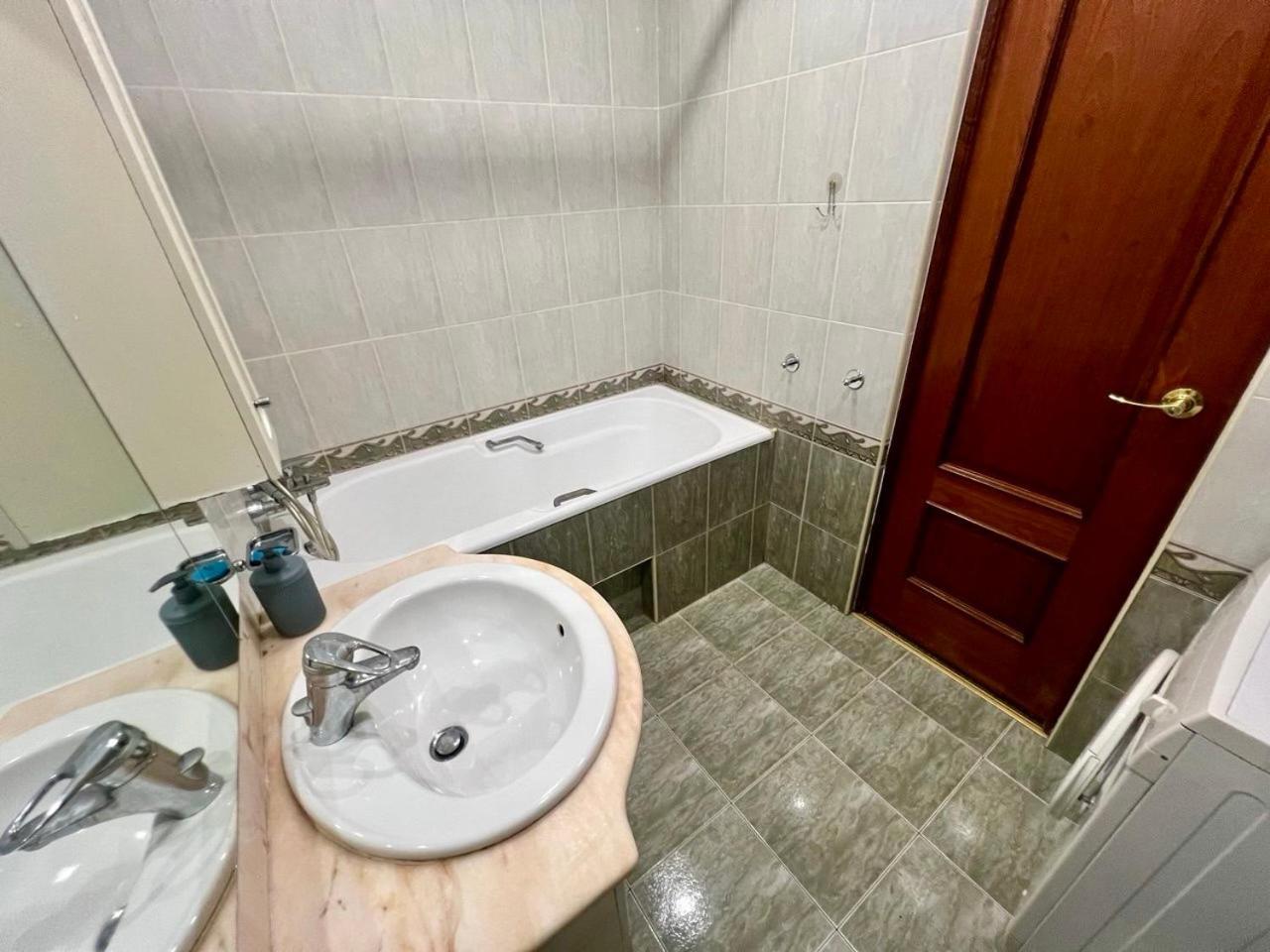 Apartment In The Center Of Kyiv Exterior foto